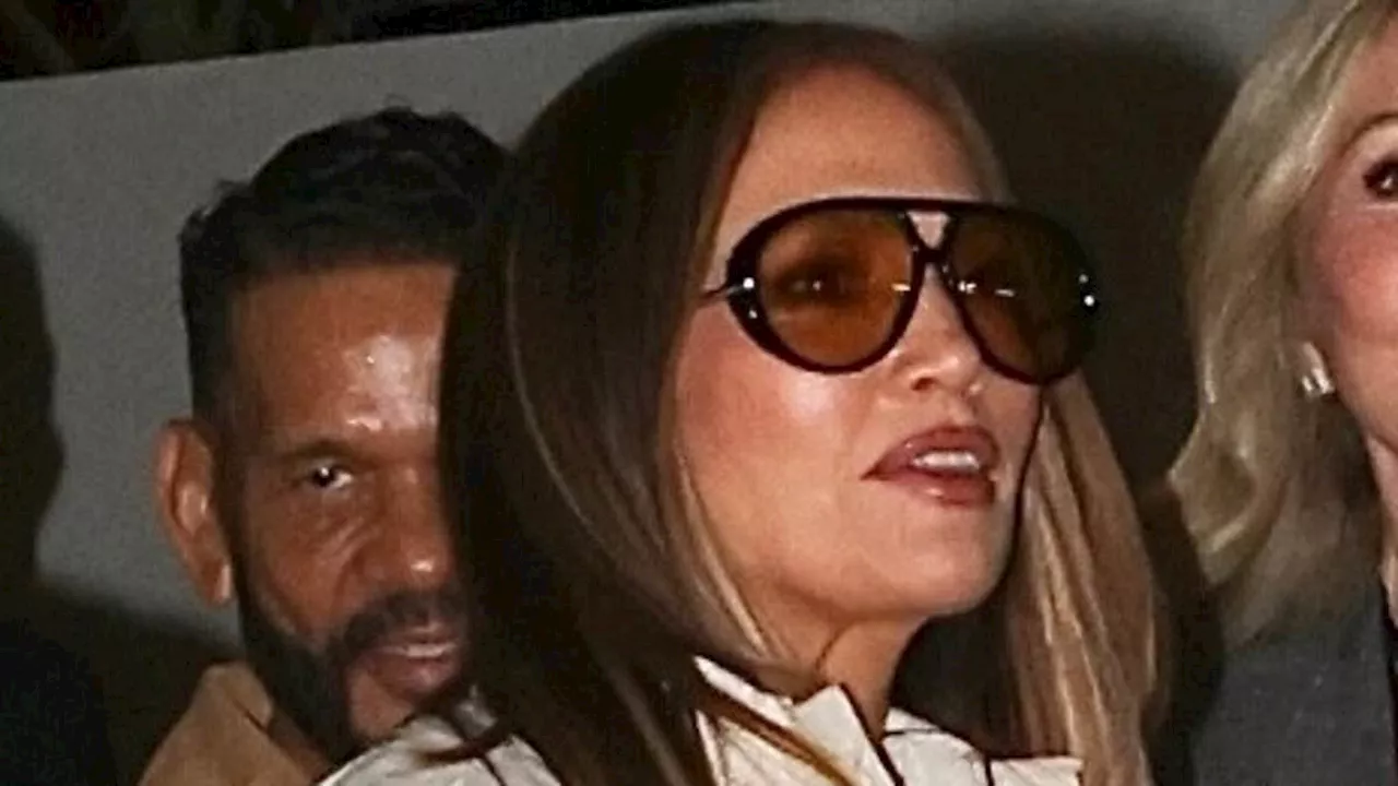keluarga campuran Jennifer Lopez dan Ben Affleck: Keluarga Campuran Tetap… keluarga campuran - ilustrasi berita Jennifer Lopez dan Ben Affleck: Keluarga Campuran Tetap Bersatu Usai Perceraian