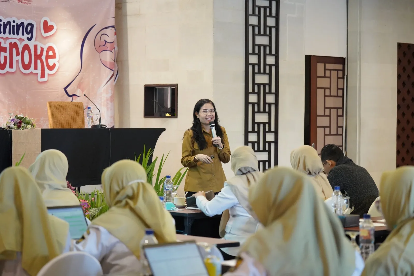 penanganan stroke Penanganan Stroke Diperkuat: Nakes Puskesmas Kota Kediri… penanganan stroke - ilustrasi berita Penanganan Stroke Diperkuat: Nakes Puskesmas Kota Kediri Ikuti OJT Selama Tiga Hari