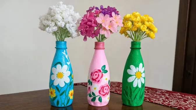 vas bunga 7 Teknik Membuat Vas Bunga dari Botol Bekas, Modal Rp 30 Ribu Bisa… vas bunga - ilustrasi berita 7 Teknik Membuat Vas Bunga dari Botol Bekas, Modal Rp 30 Ribu Bisa Jadi Cuan