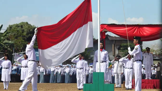 bendera merah putih - ilustrasi berita Aturan Kibaran Bendera Merah Putih Berdasarkan Undang-Undang Menjelang HUT ke-81